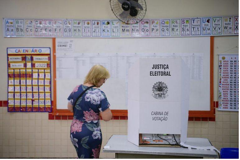 Sancionada lei que muda regras sobre idade mínima dos candidatos a cargos eletivos. 