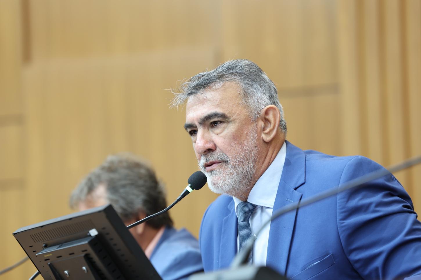 LDO 2026: Emendas de Amélio Cayres priorizam infraestrutura no Bico e curso de Medicina em Dianópolis